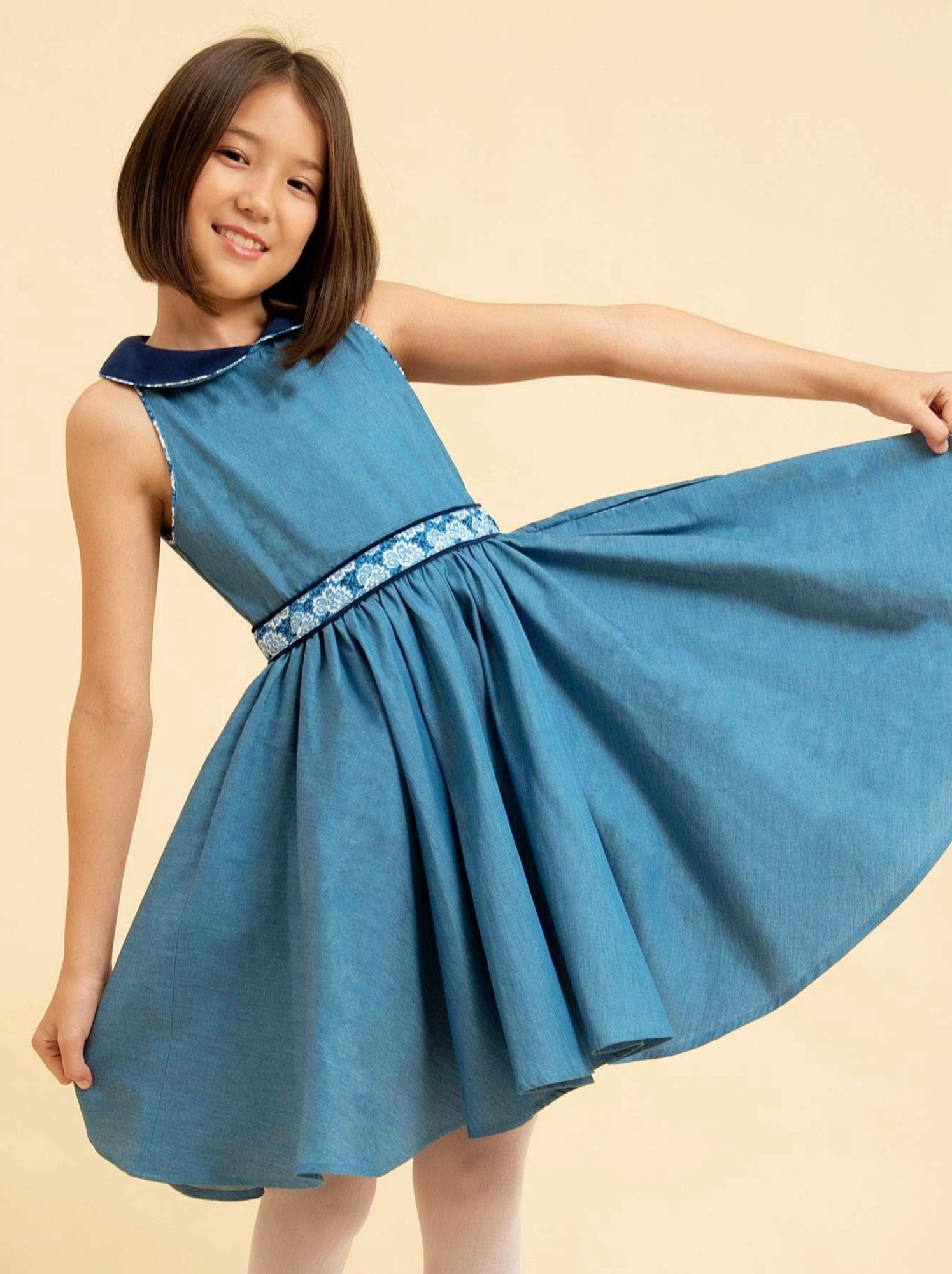 Robe Qui Tourne Chambray Col Claudine HEPBURN - La Faute à