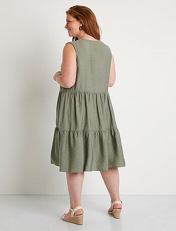 Robe sans manches courte volantée