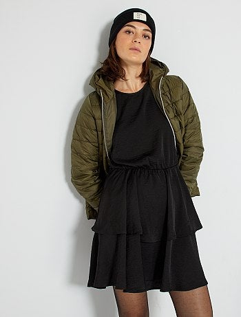 Robe satinée à volants