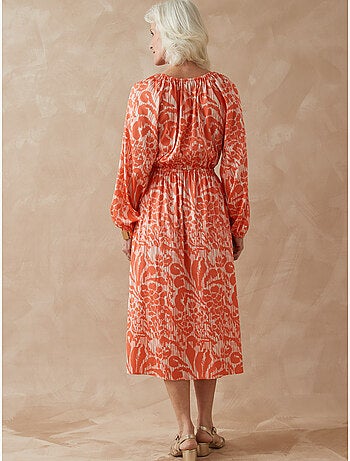 Robe satinée coupe ample