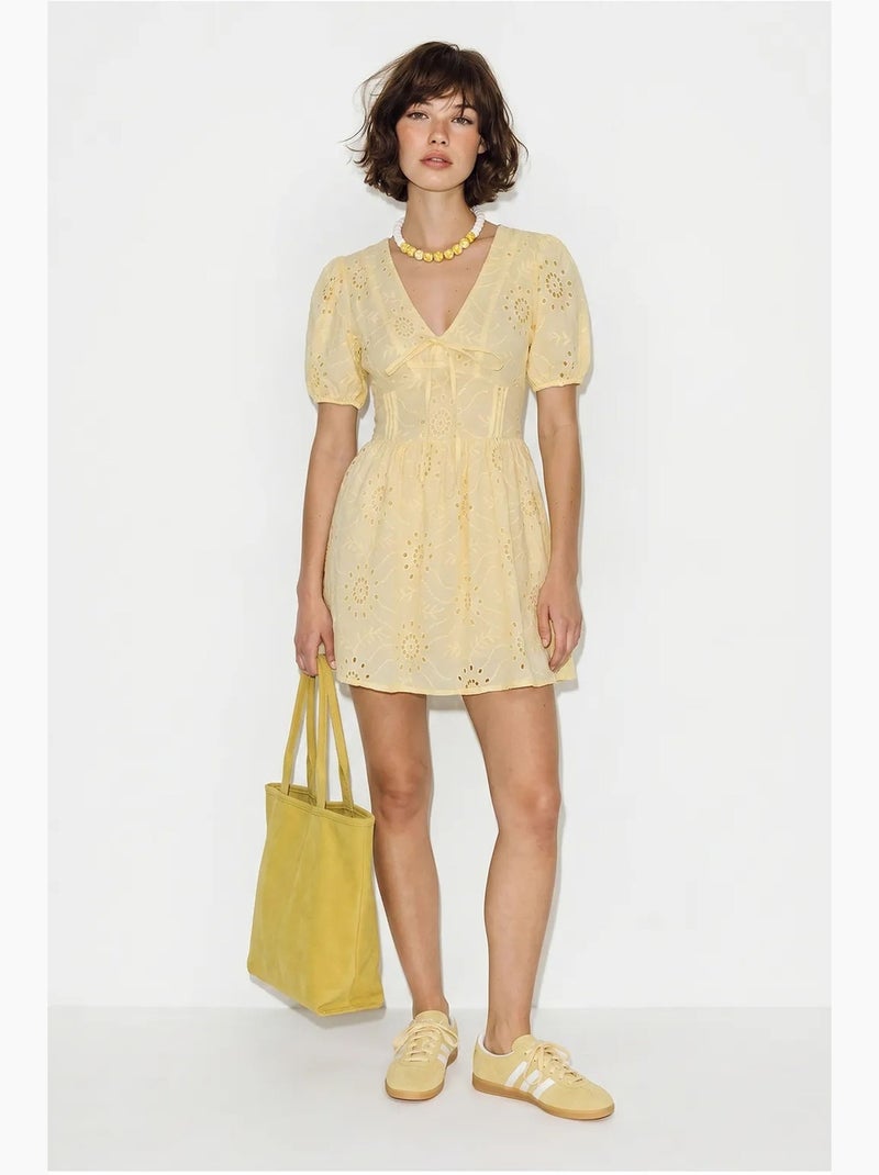 Robe skater courte brodée lucci Jaune citron - Kiabi