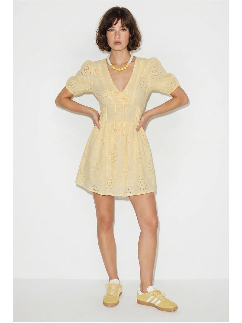 Robe skater courte brodée lucci Jaune citron - Kiabi