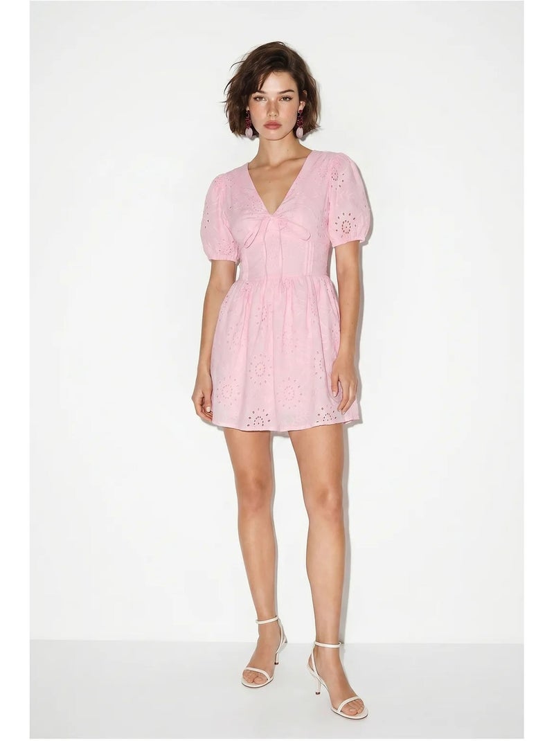 Robe skater courte brodée lucci Rose dragée - Kiabi