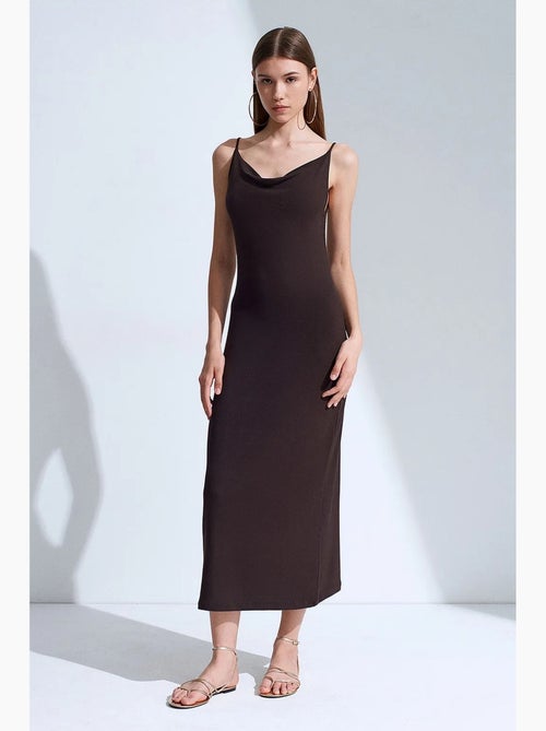 Robe slip midi sans manches dilvin - Kiabi Robe slip midi sans manches dilvin - Kiabi
