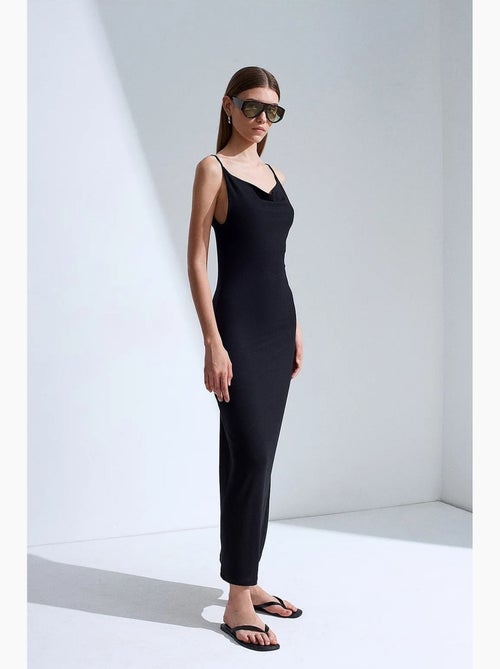 Robe slip midi sans manches dilvin - Kiabi Robe slip midi sans manches dilvin - Kiabi