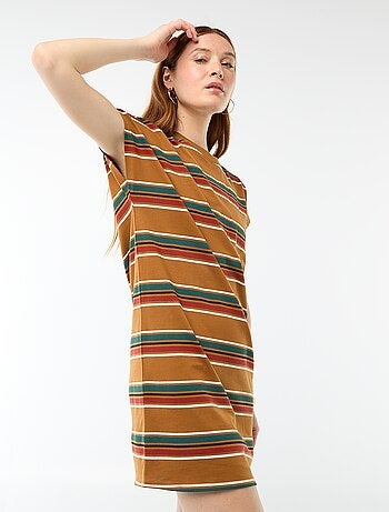 Robe t-shirt courte à manches corutes