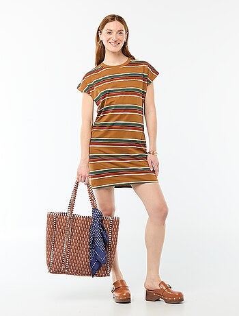 Robe t-shirt courte à manches corutes