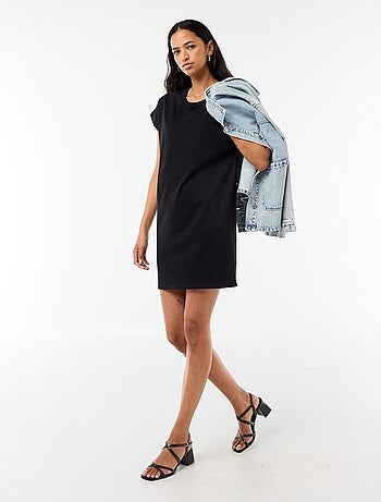 Robe t-shirt courte à manches corutes