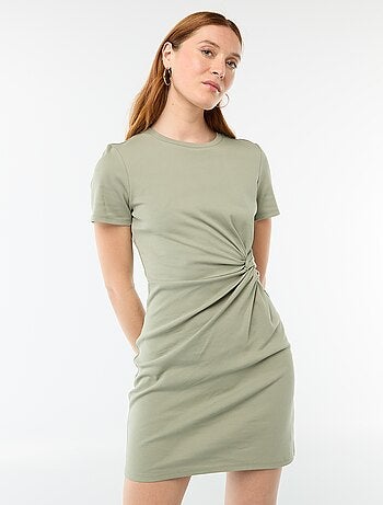 Robe t-shirt courte avec nœud fantaisie