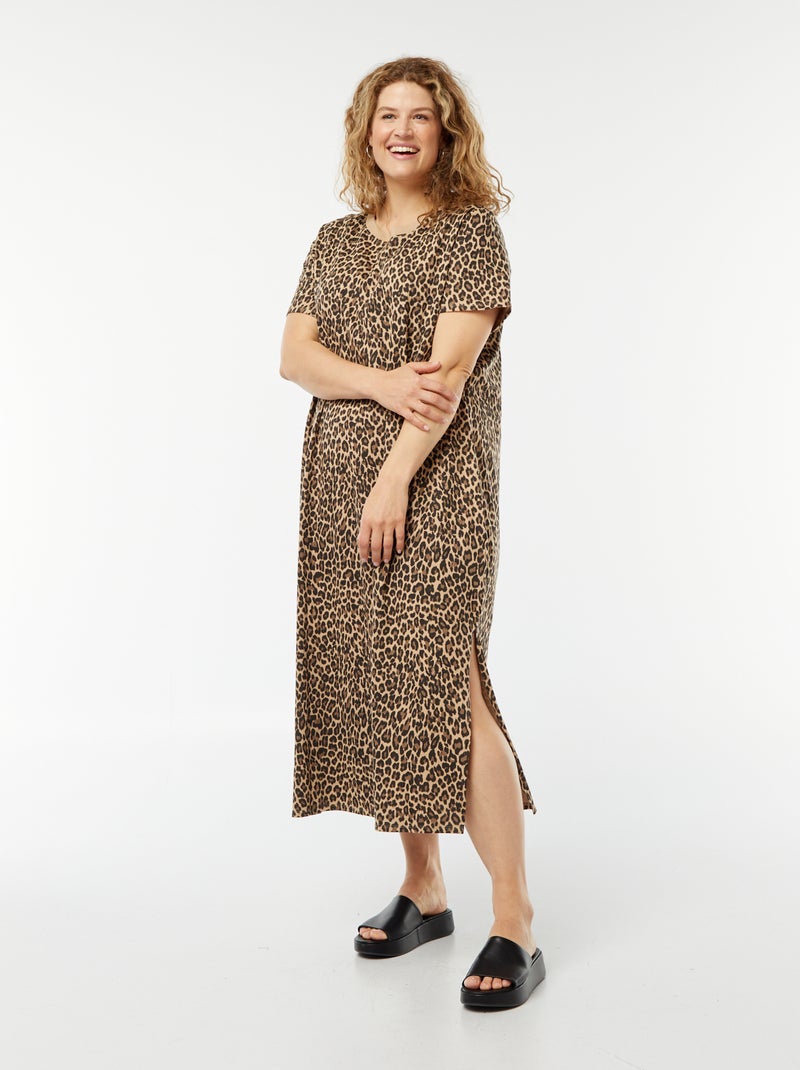 Robe t-shirt longue à manches courtes unie Léopard - Kiabi