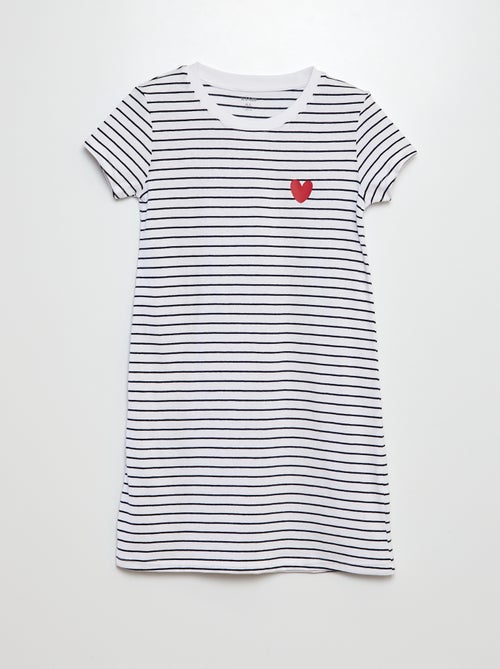 Robe t-shirt rayée avec broderie cœur à la poitrine - Kiabi