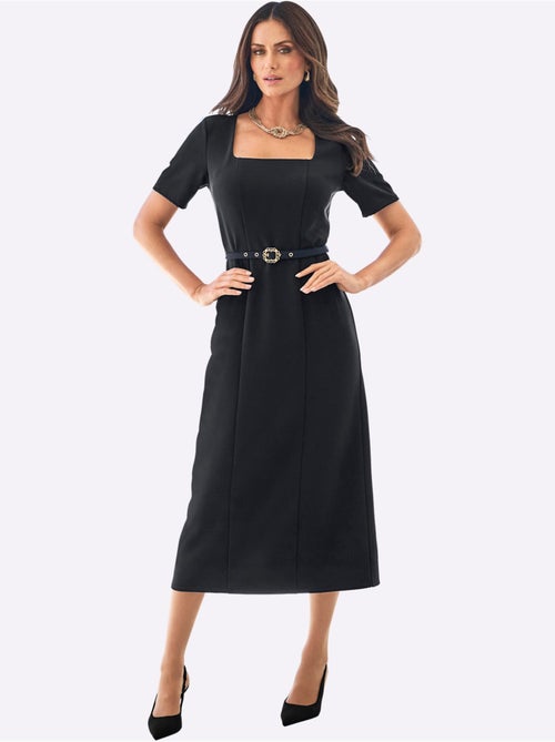 Robe tissée avec ceinture à boucle décorative - taille standard - helline - Kiabi Robe tissée avec ceinture à boucle décorative - taille standard - helline - Kiabi