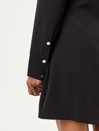 Robe unie avec détails dorés