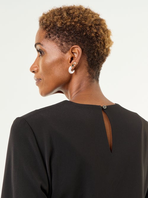 Robe unie avec détails dorés - Kiabi Robe unie avec détails dorés - Kiabi