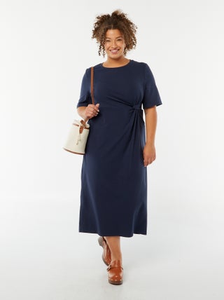 Robe unie drapée coupe midi