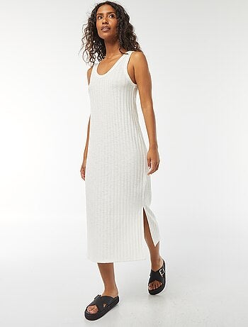 Robe unie sans manches