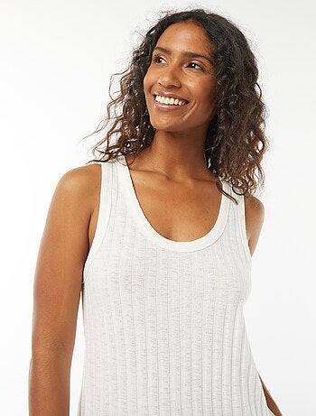 Robe unie sans manches