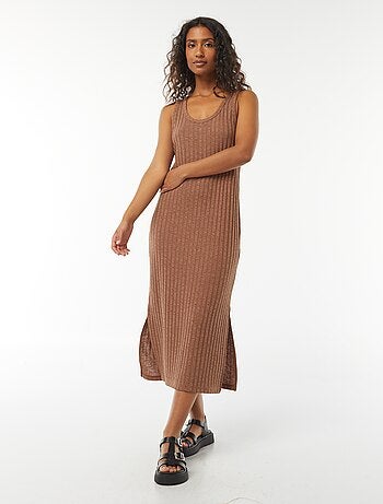 Robe unie sans manches