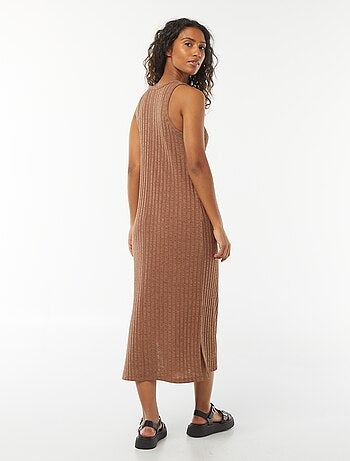 Robe unie sans manches