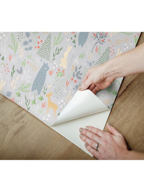 Rouleau de papier peint auto-adhésif - Fôret de Printemps - Ours, Biches et Lapins - Kiabi