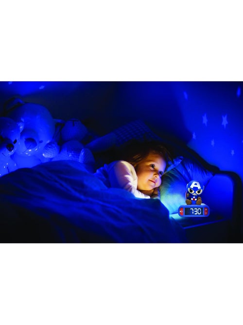 R?veil avec Veilleuse Captain America en 3D - Kiabi R?veil avec Veilleuse Captain America en 3D - Kiabi