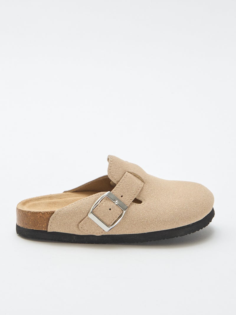 Sabots en suédine avec une boucle Beige - Kiabi