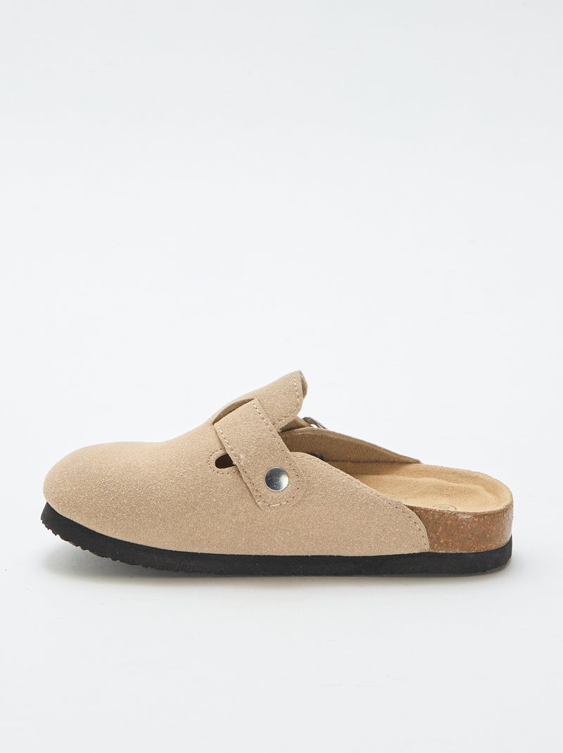 Sabots en suédine avec une boucle Beige - Kiabi