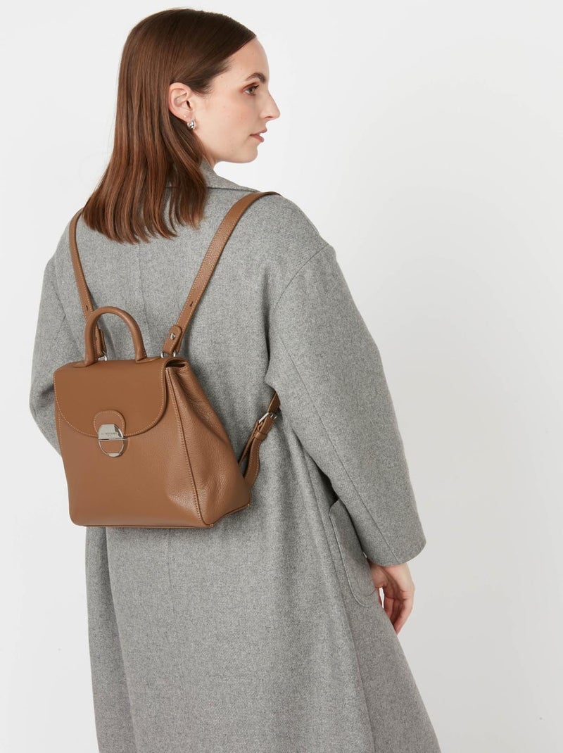 Sac à dos A rabat avec fermoir Pia Lancaster Marron - Kiabi