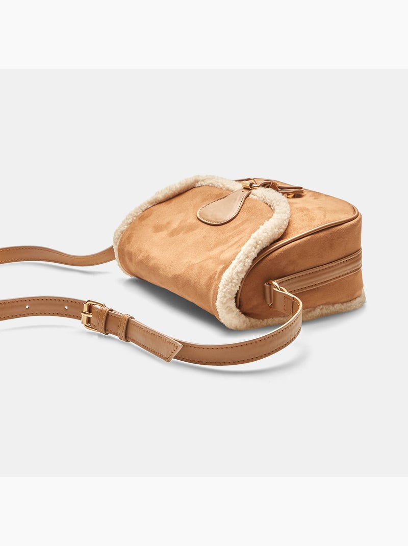 Sac bandoulière avec insert en fausse fourrure Bronze - Kiabi