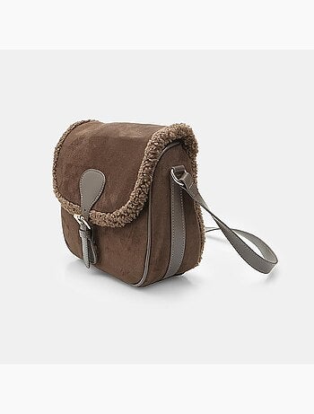 Sac bandoulière avec insert en fausse fourrure