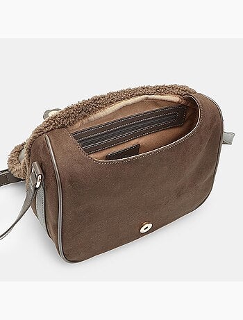 Sac bandoulière avec insert en fausse fourrure