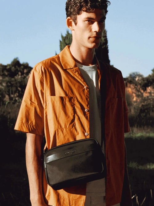 Sacoche zippée porté croisé Chabrand Saint Antoine - Kiabi Sacoche zippée porté croisé Chabrand Saint Antoine - Kiabi