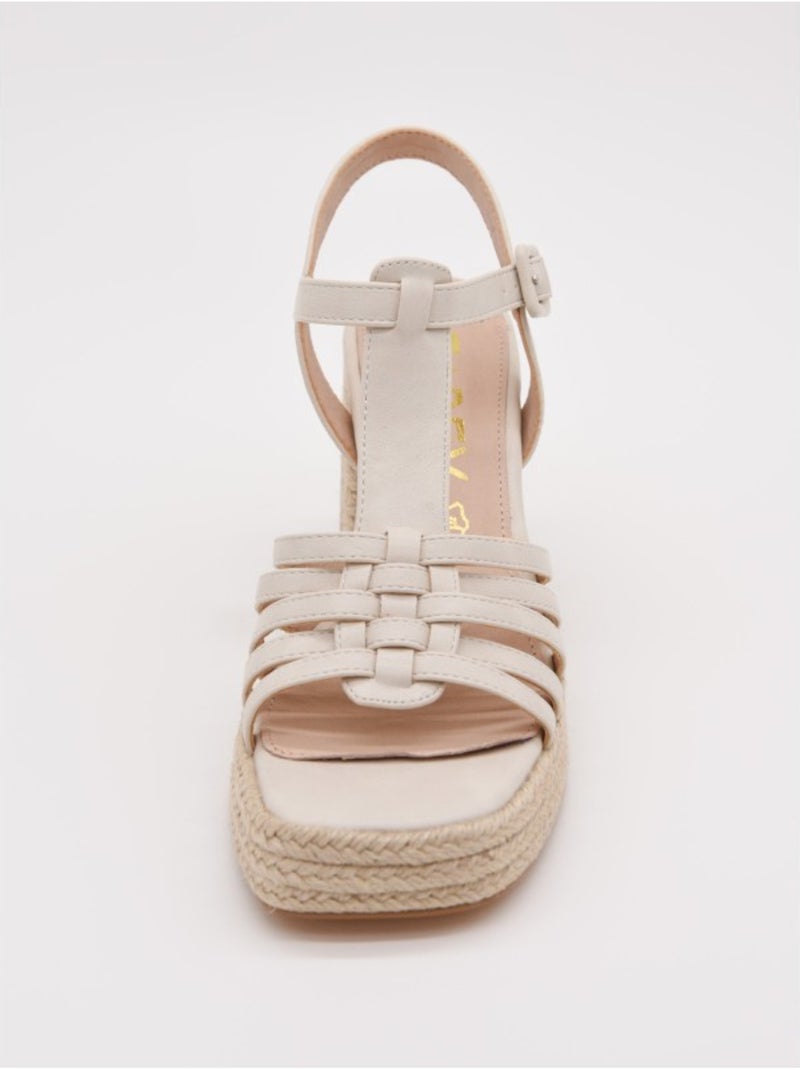 Sandale à Talons Matériau Synthétique Montevita Beige - Kiabi