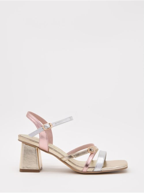 Sandale à Talons Matériau Synthétique Montevita - Kiabi Sandale à Talons Matériau Synthétique Montevita - Kiabi