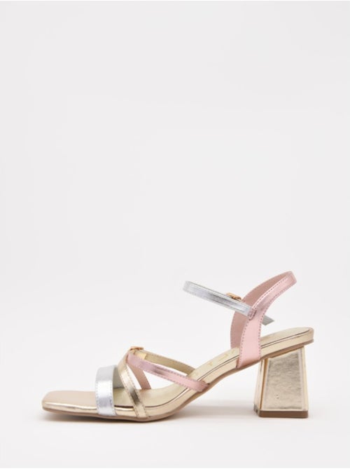 Sandale à Talons Matériau Synthétique Montevita - Kiabi Sandale à Talons Matériau Synthétique Montevita - Kiabi