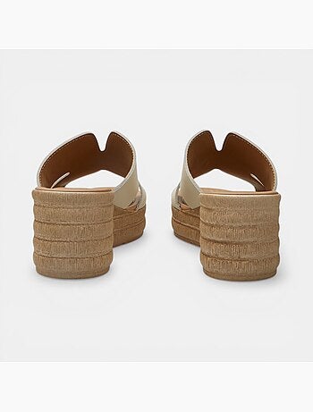 Sandale avec plateforme et bride Bata