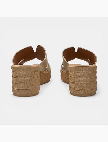 Sandale avec plateforme et bride Bata