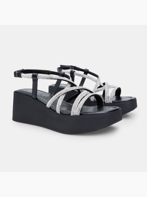 Sandale avec talon compensé de 6 cm BATA - Kiabi Sandale avec talon compensé de 6 cm BATA - Kiabi
