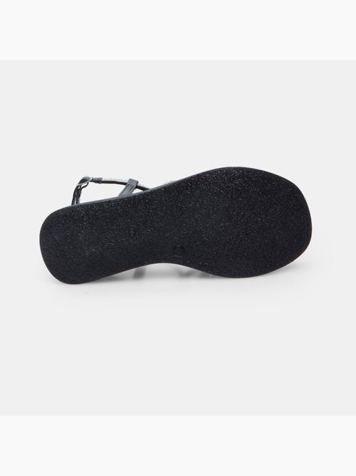 Sandale avec talon compensé de 6 cm BATA - Kiabi Sandale avec talon compensé de 6 cm BATA - Kiabi