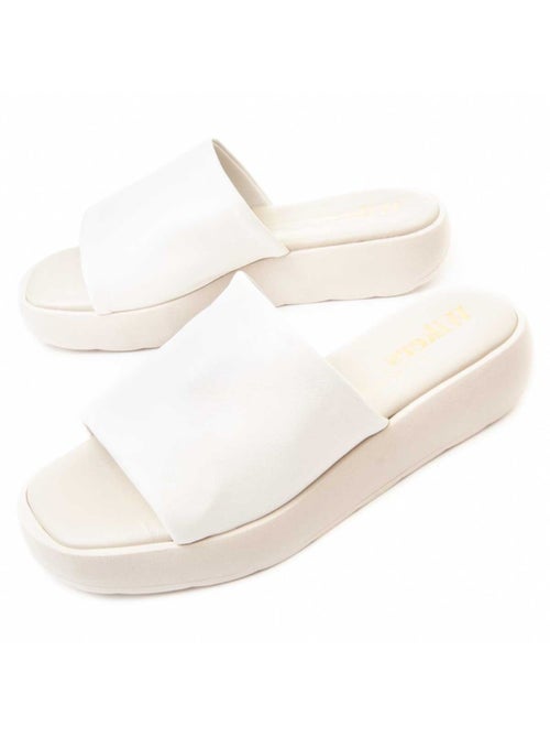 Sandale basse cuir naturel wikers - Kiabi Sandale basse cuir naturel wikers - Kiabi