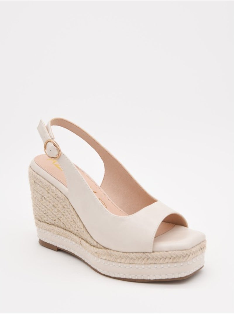 Sandale Compensée Matériau Synthétique Montevita Beige - Kiabi