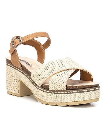 Sandale décontractée à talon avec boucle