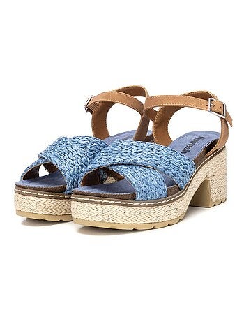 Sandale décontractée à talon avec boucle