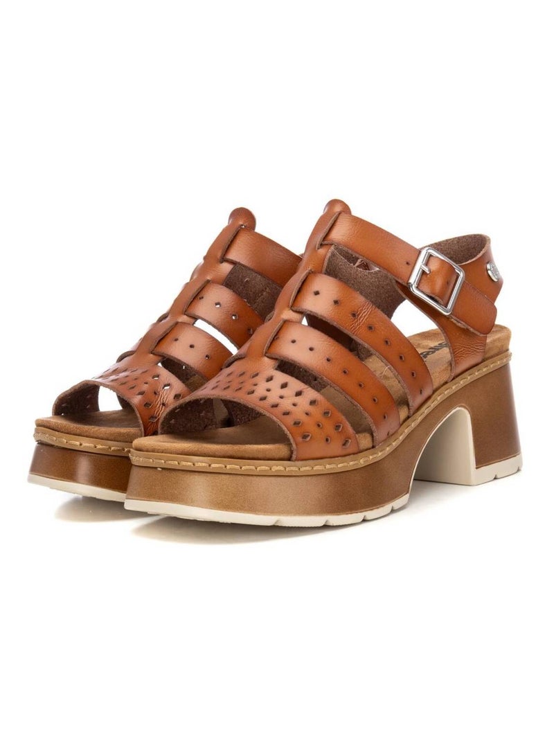 Sandale décontractée à talon avec boucle Camel - Kiabi