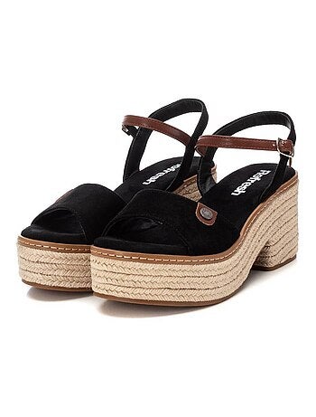 Sandale décontractée à talon avec boucle