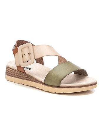 Sandale décontractée avec boucle