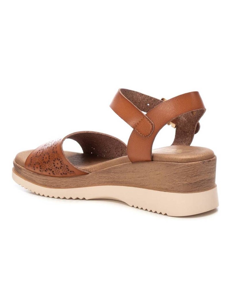 Sandale décontractée coin avec boucle Camel - Kiabi