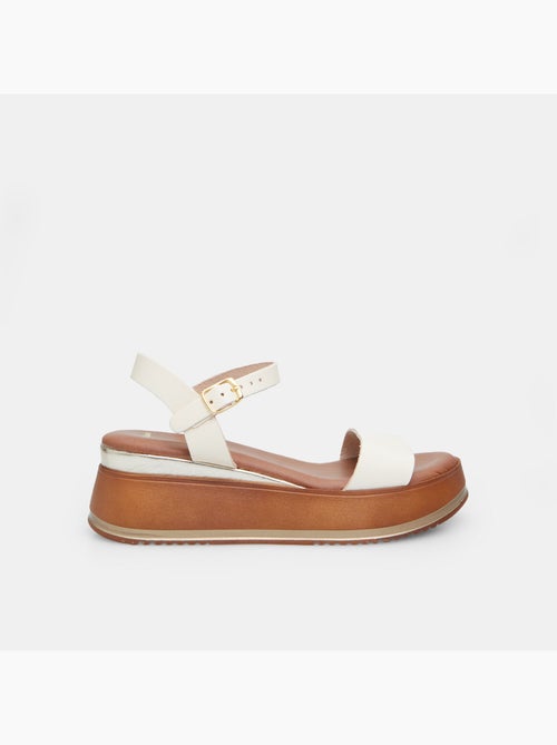 Sandale en cuir avec plateforme de 6 cm BATA - Kiabi Sandale en cuir avec plateforme de 6 cm BATA - Kiabi