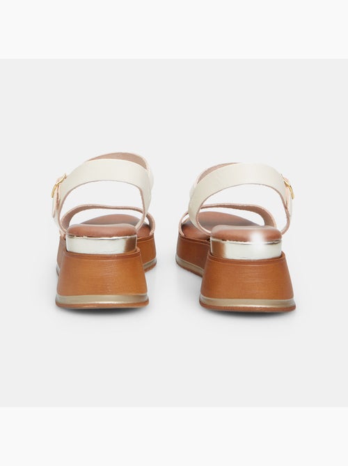 Sandale en cuir avec plateforme de 6 cm BATA - Kiabi Sandale en cuir avec plateforme de 6 cm BATA - Kiabi
