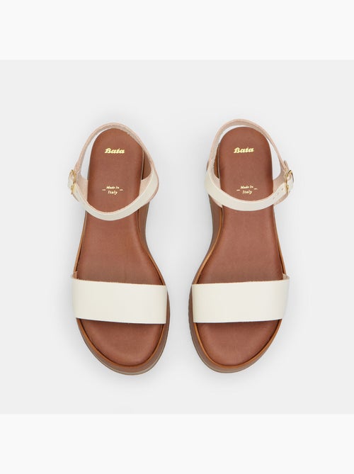 Sandale en cuir avec plateforme de 6 cm BATA - Kiabi Sandale en cuir avec plateforme de 6 cm BATA - Kiabi